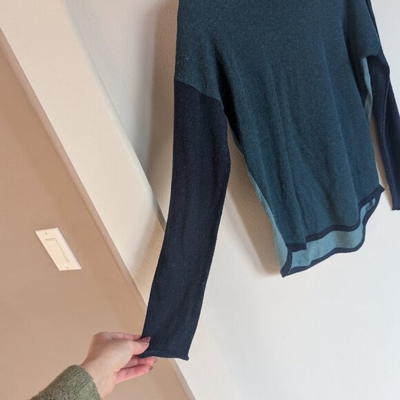 Smartwool Women's Shadow Pine Colorblock Sweater  Medium Twilight Blue Heather - Picture 6 of 8